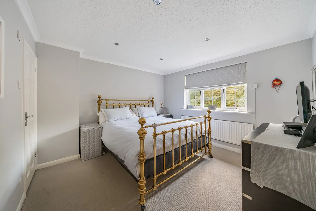 Fairford Close, West Byfleet, KT14, photo 10