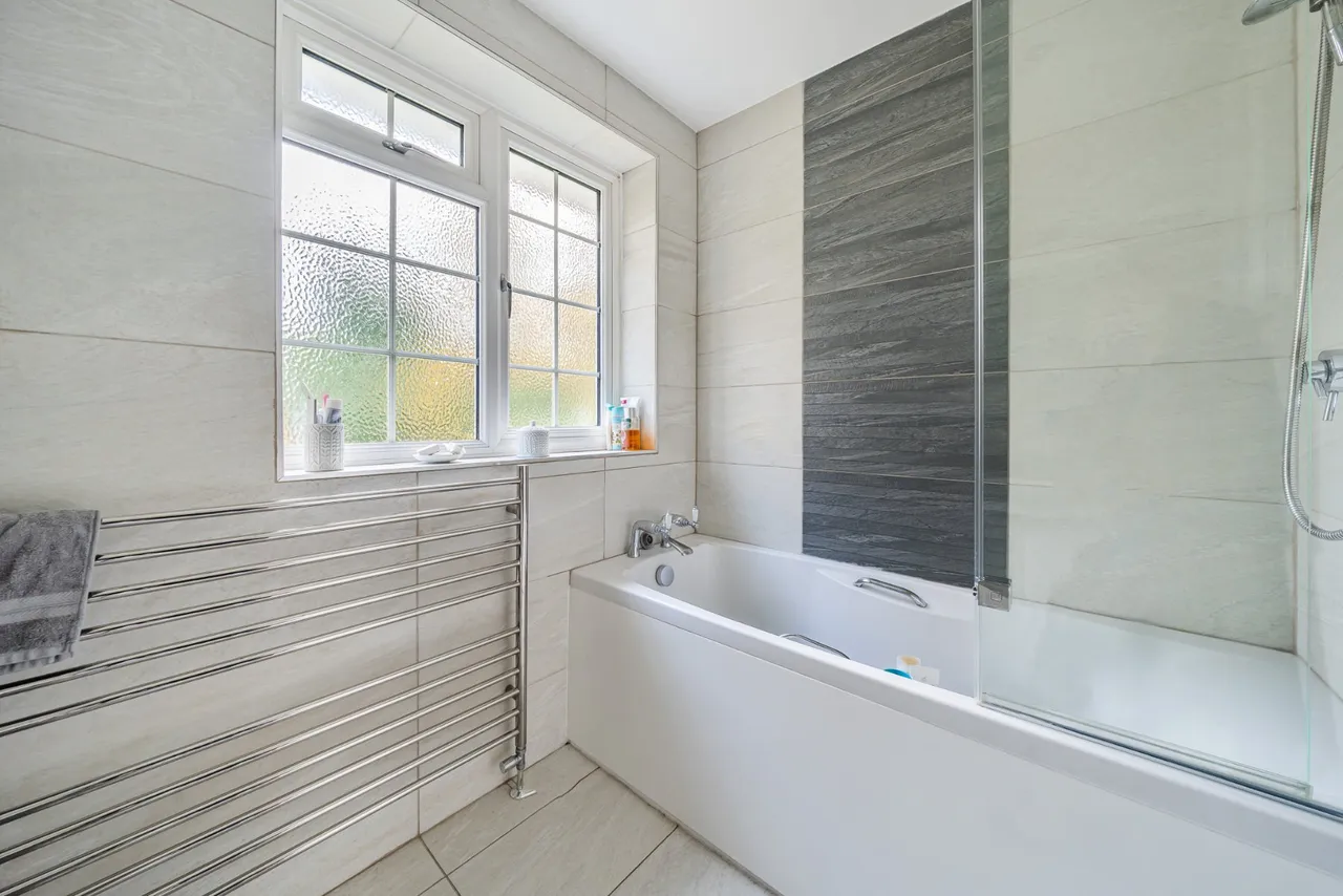 Fairford Close, West Byfleet, KT14, photo 16