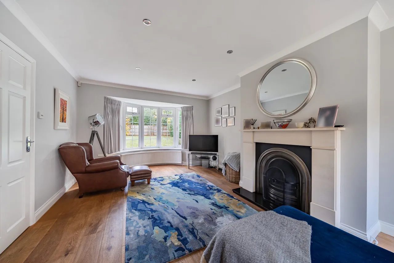 Fairford Close, West Byfleet, KT14, photo 2