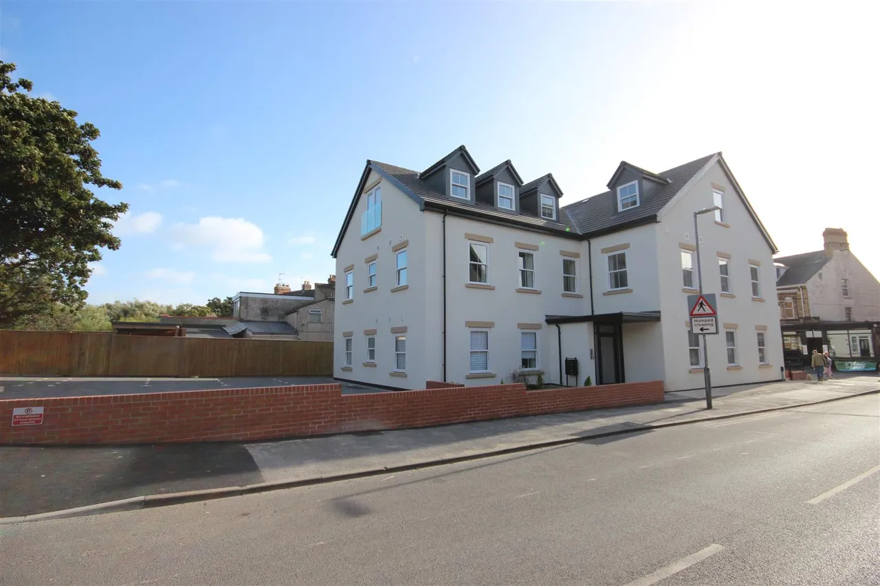 Cinema Street, Hornsea, photo 4