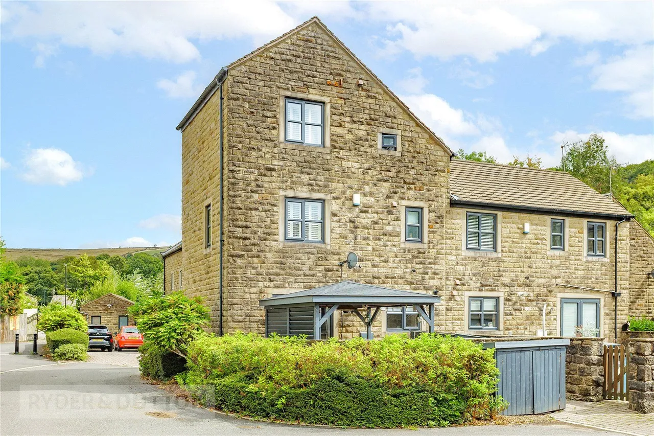 3 bed house for sale, Station Approach, Delph, OL3