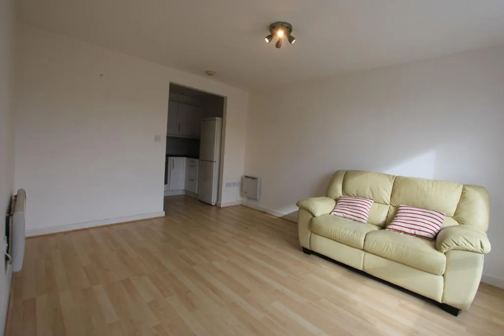 Waterloo Road, Stalybridge, SK15, photo 5