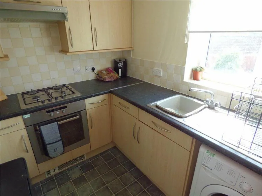 Fallow Crescent, Hedge End, SO30, photo 2