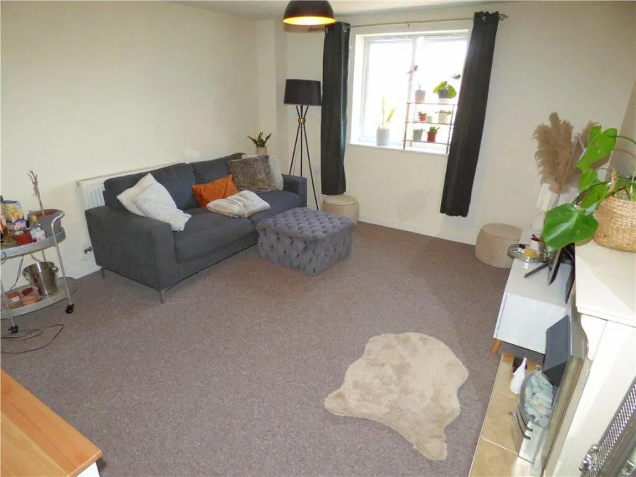 Fallow Crescent, Hedge End, SO30, photo 3