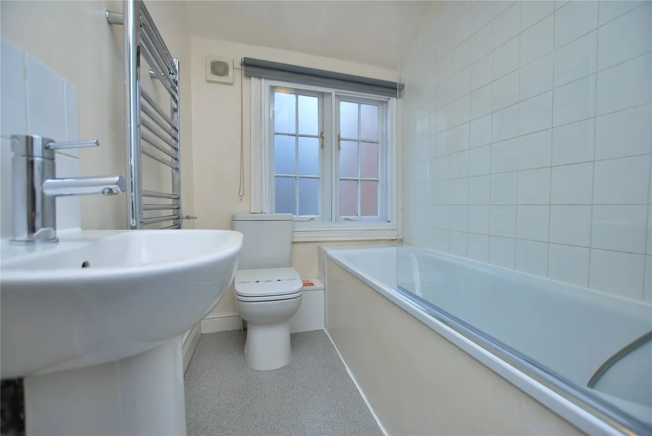High Street, Guildford, GU1, photo 7