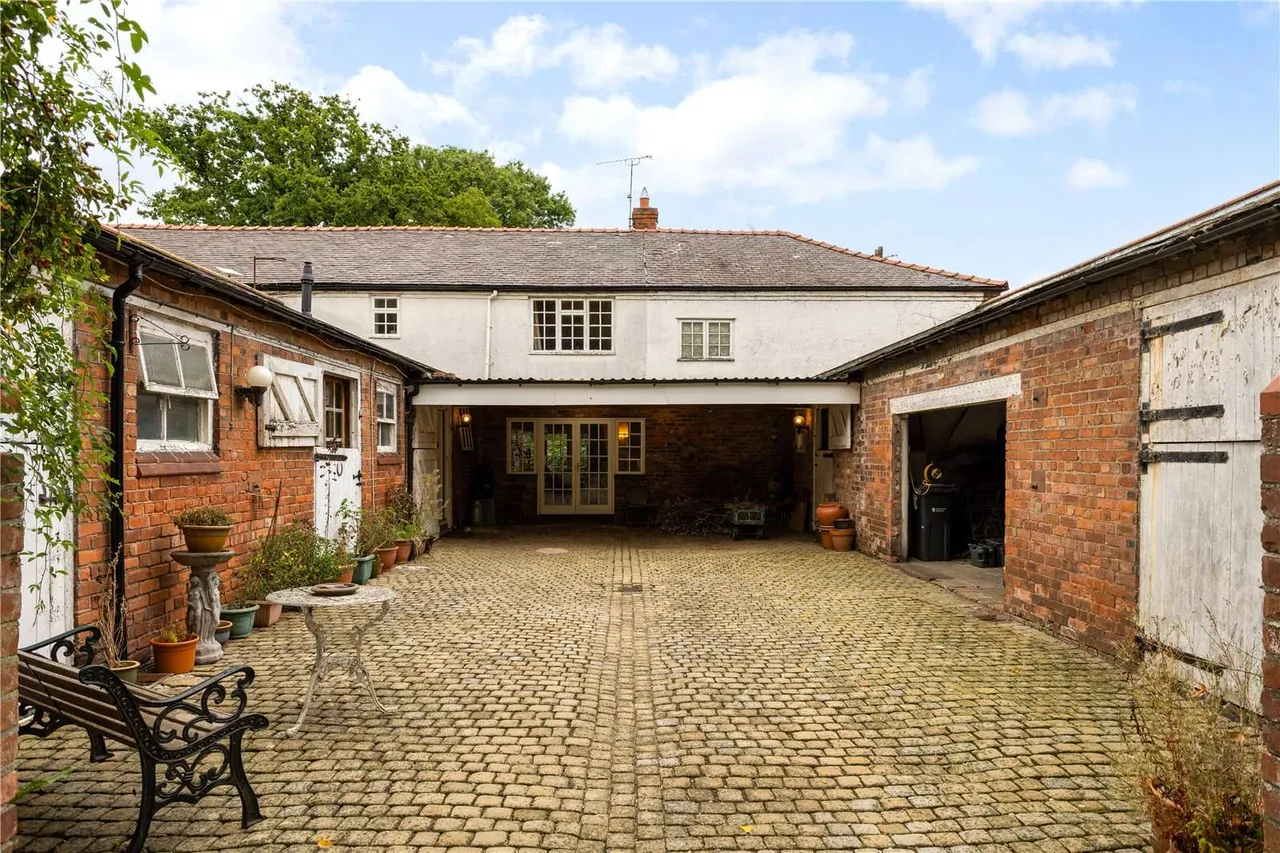 Aldford Road, Huntington, Chester, Cheshire, CH3 6EA, photo 12