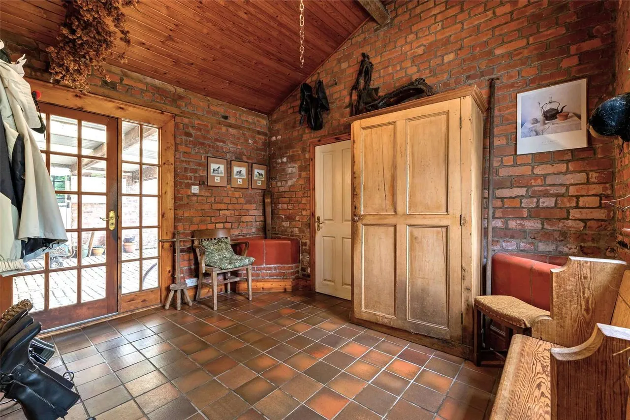 Aldford Road, Huntington, Chester, Cheshire, CH3 6EA, photo 6