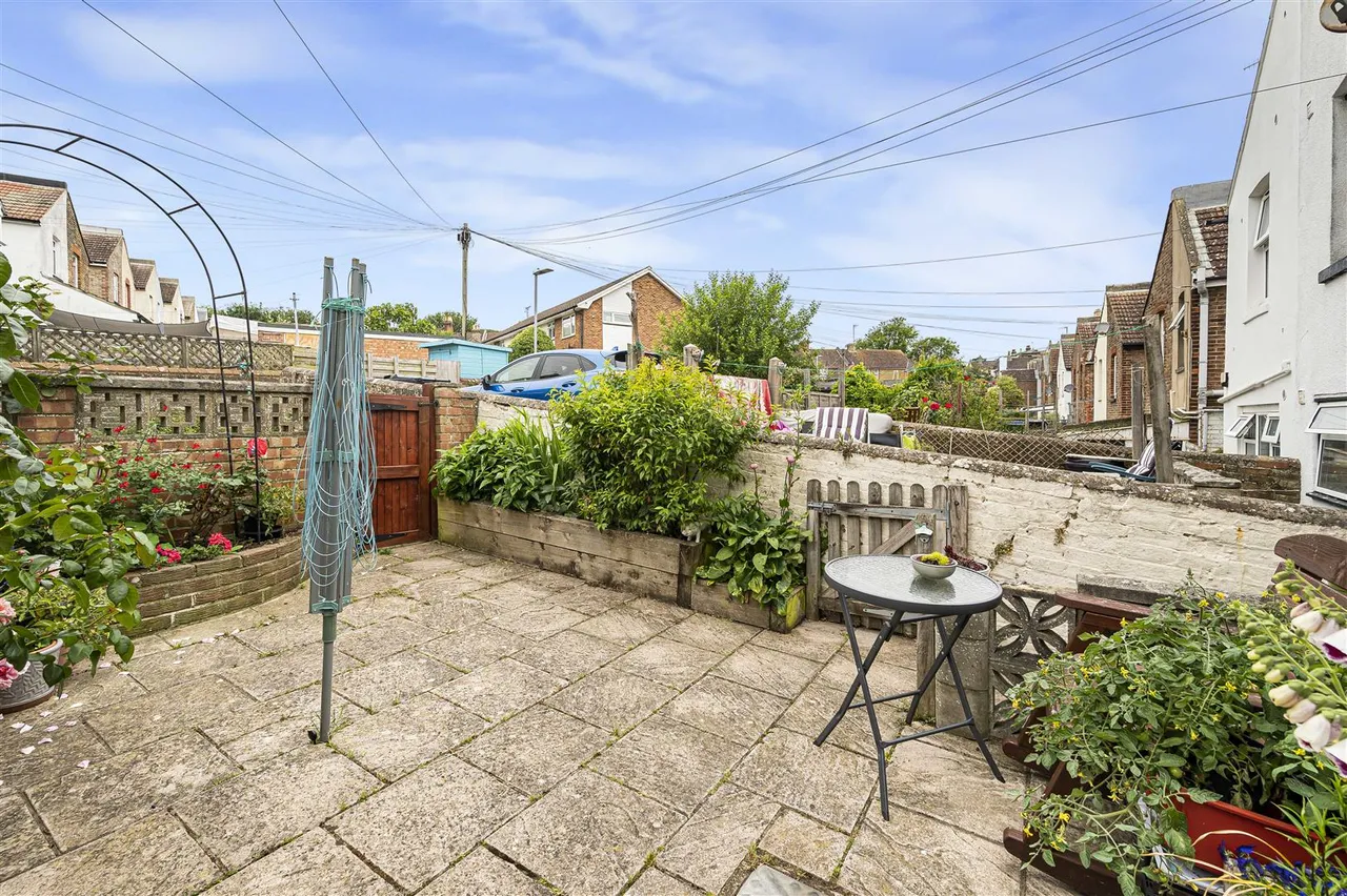 Brighton Road, Newhaven, photo 7
