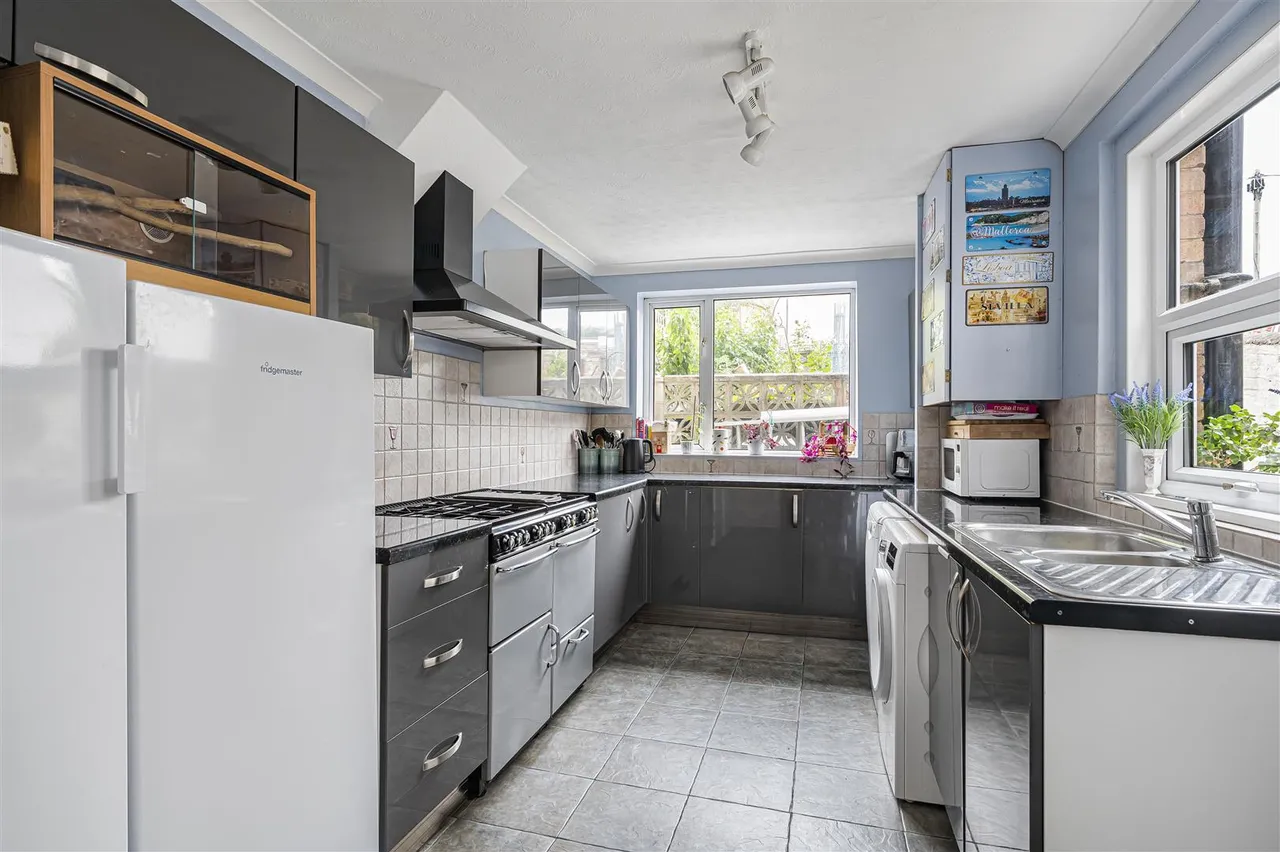 Brighton Road, Newhaven, photo 17