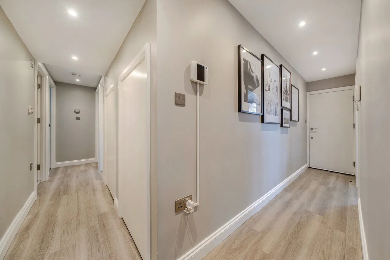 Framlingham Crescent, SE9, photo 13