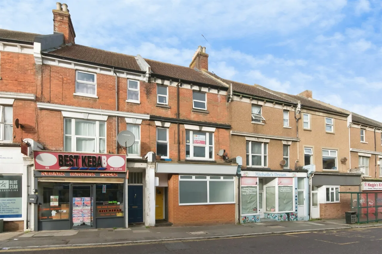 3 bed flat for sale, London Road, Bexhill-On-Sea, TN39