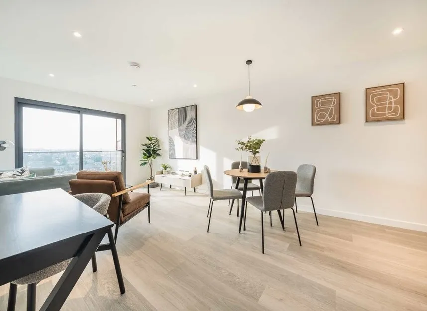 1 bed flat for sale — Plough Road, Battersea, SW11