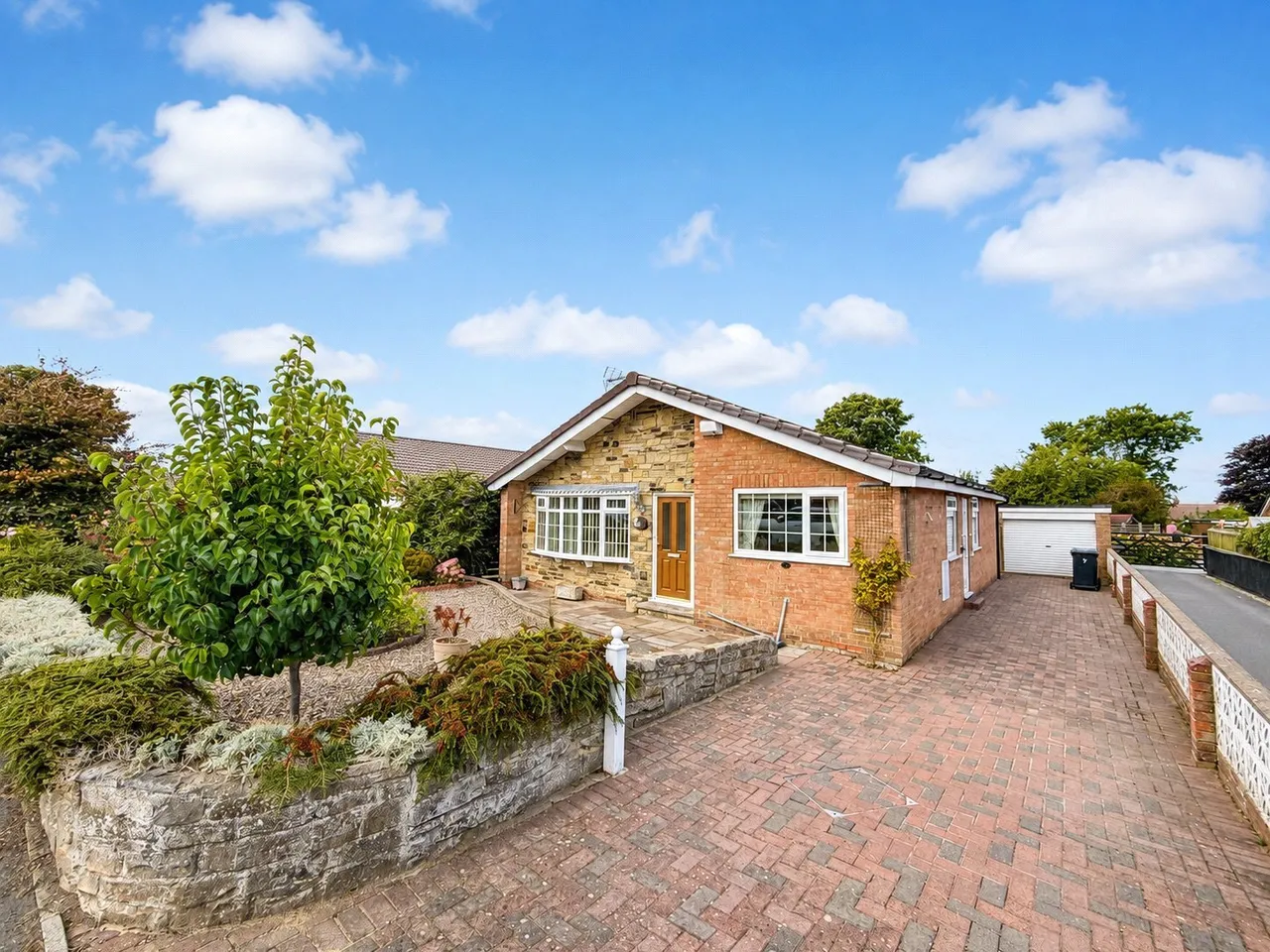 3 bed house for sale — Harewood Close, Morton on Swale, Northallerton, North Yorkshire, DL7