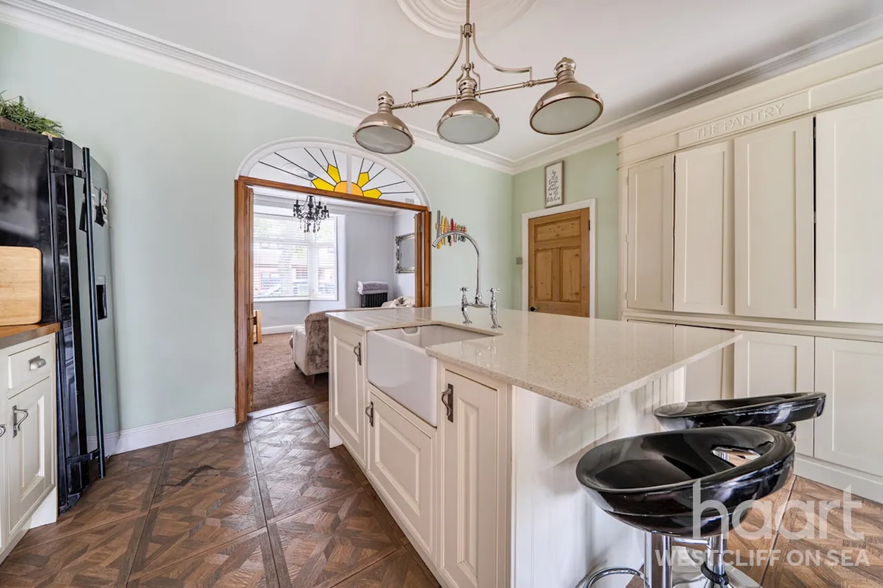 Recreation Avenue, Leigh-On-Sea, SS9, photo 17