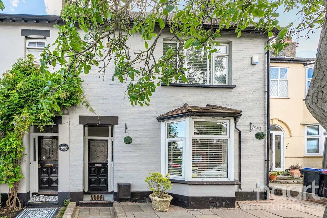 3 bed house for sale, Recreation Avenue, Leigh-On-Sea, SS9