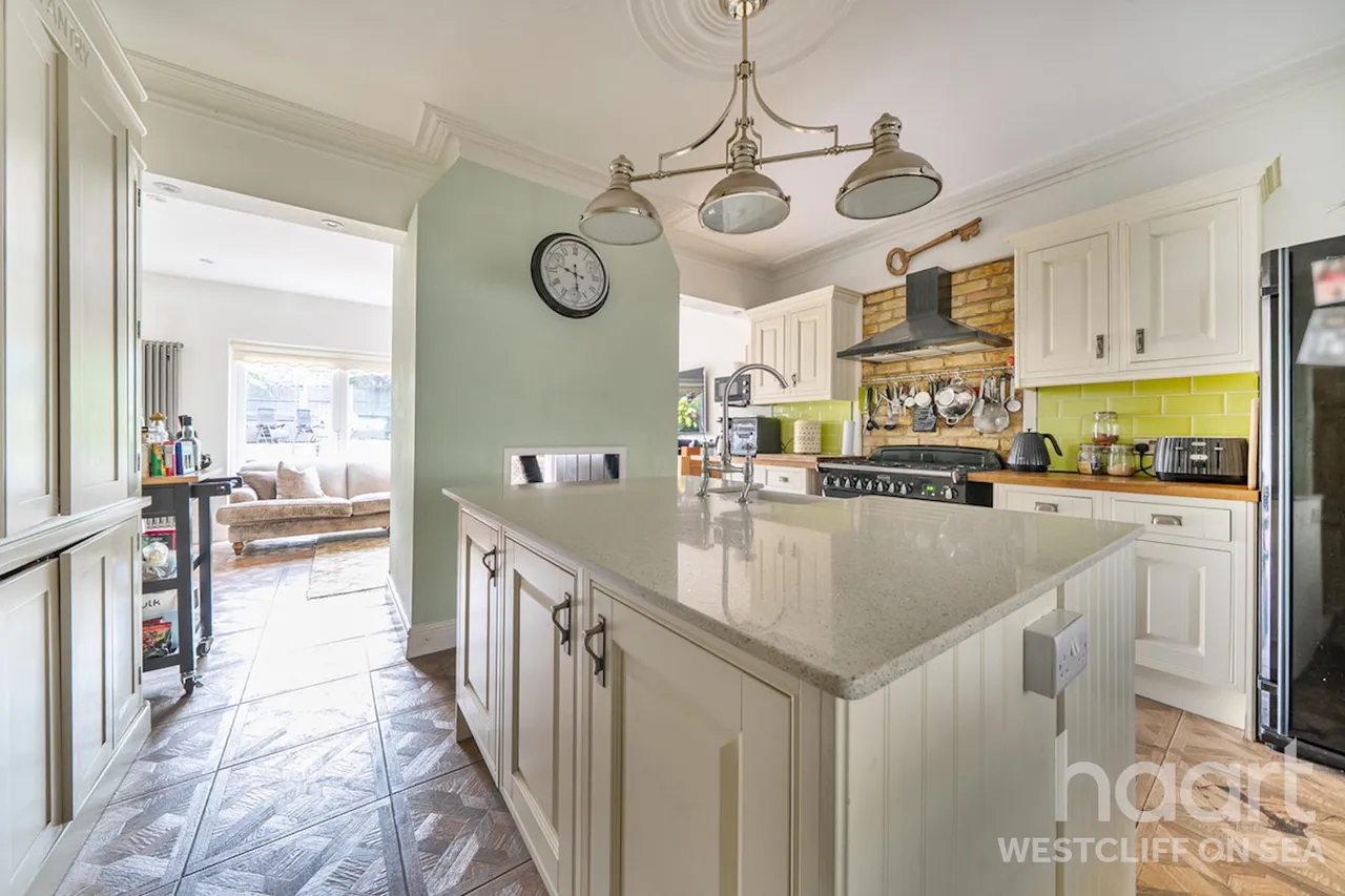 Recreation Avenue, Leigh-On-Sea, SS9, photo 20