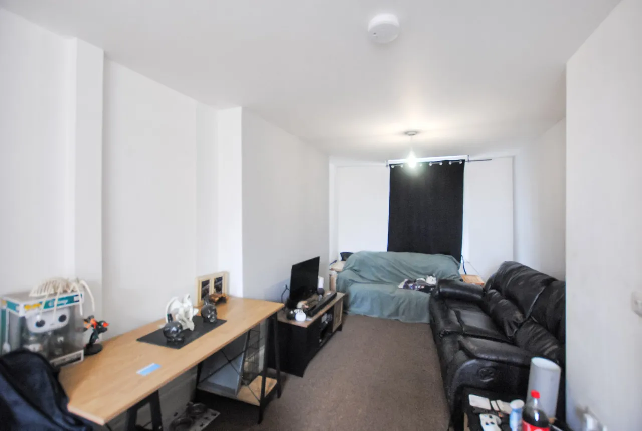 Harmer Street, Gravesend, Kent, DA12 2AX, photo 2