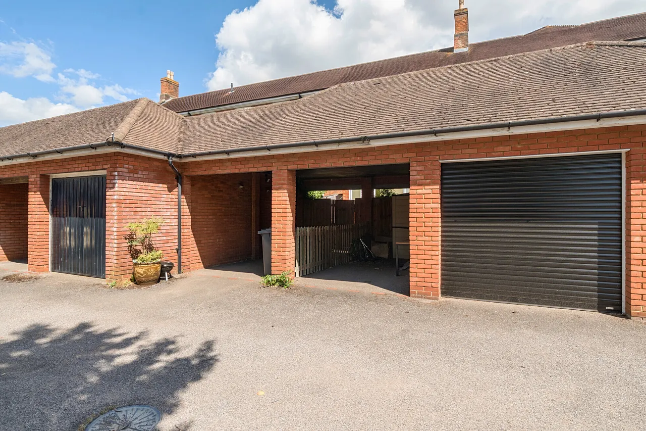 Cardwells Keep, Guildford, GU2, photo 11