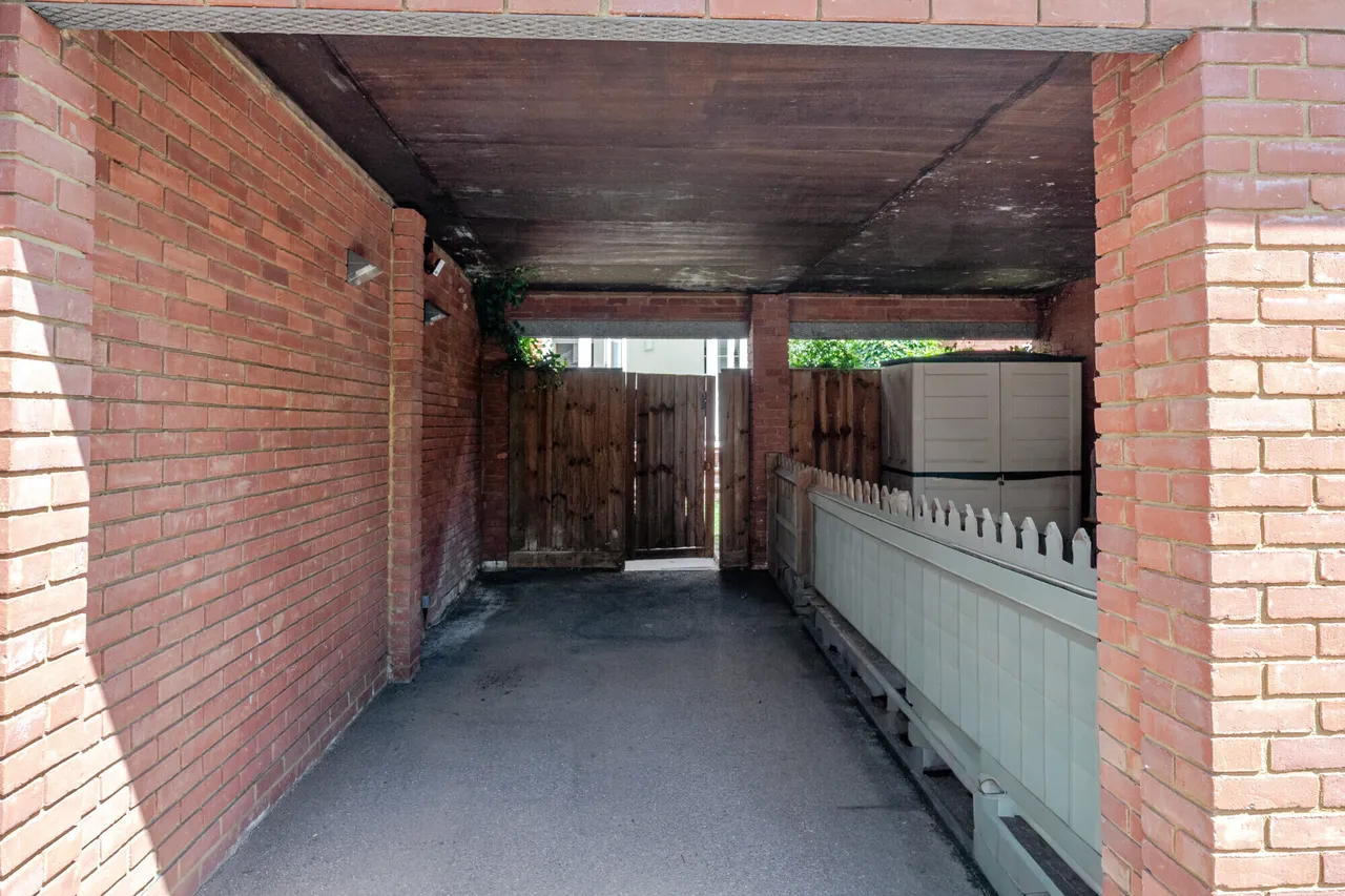 Cardwells Keep, Guildford, GU2, photo 12