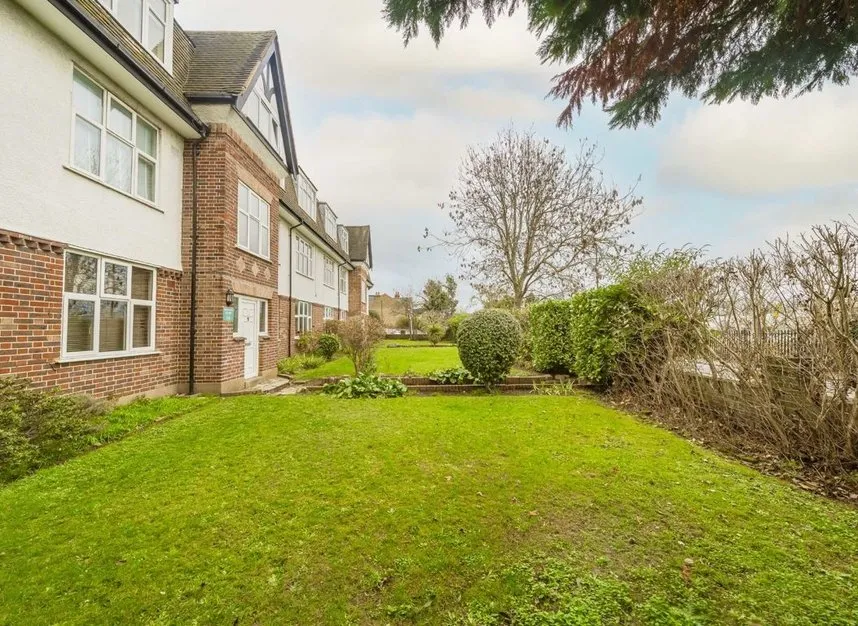 Upper Sunbury Road, Hampton, TW12, photo 4