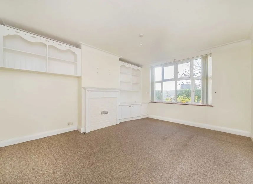 Upper Sunbury Road, Hampton, TW12, photo 2