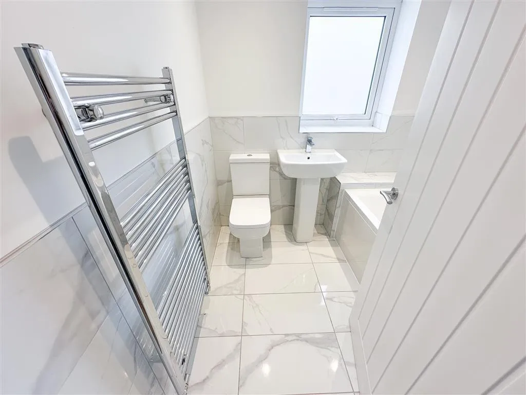 Minsthorpe Lane, South Elmsall, WF9, photo 7