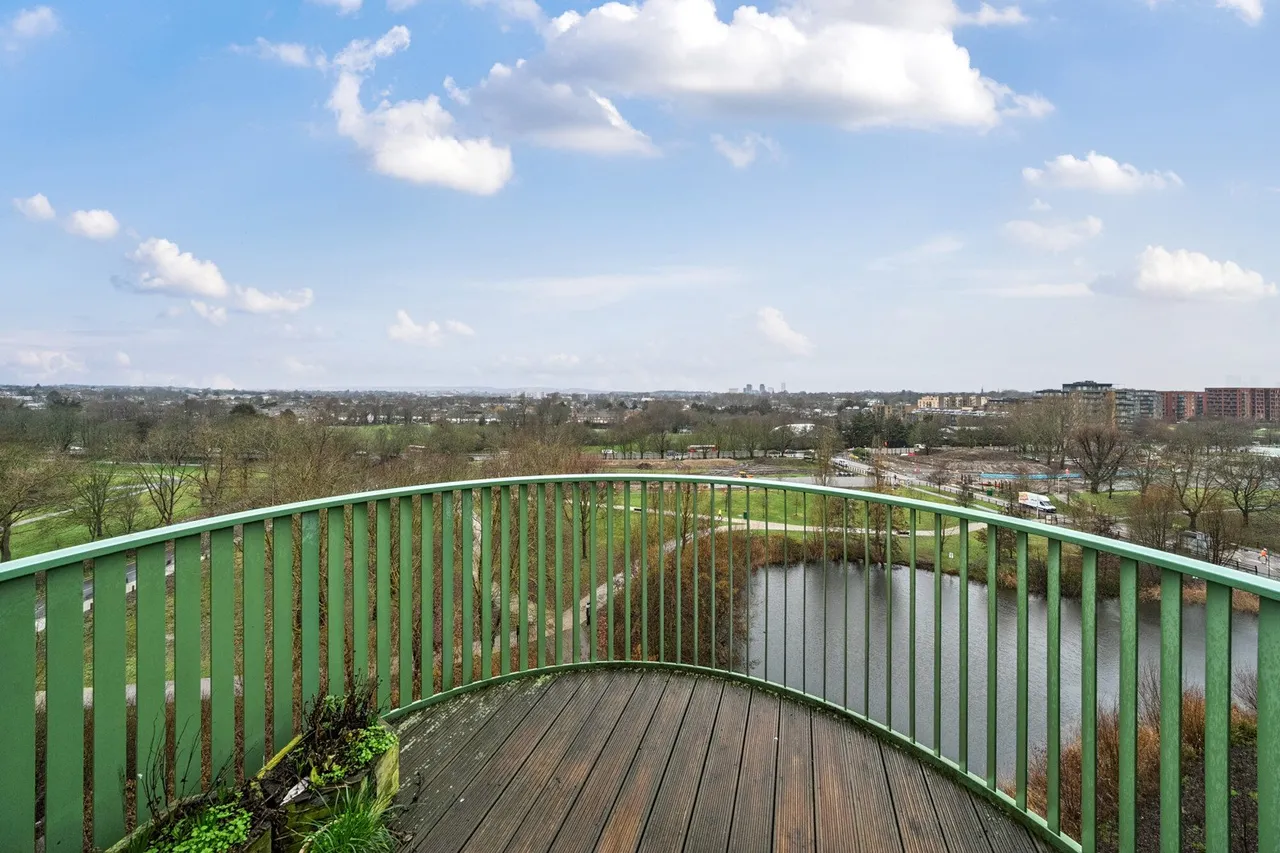 Astell Road, SE3, photo 15