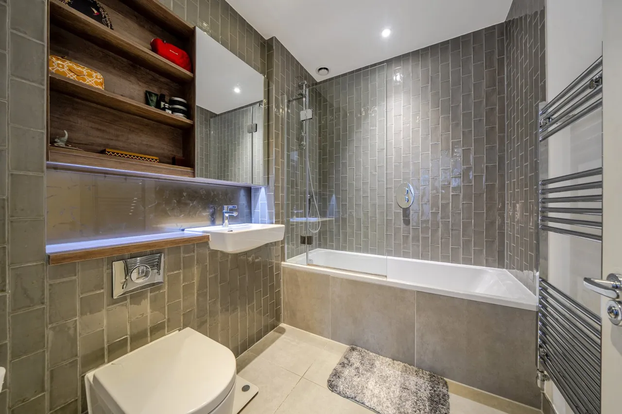 Astell Road, SE3, photo 9