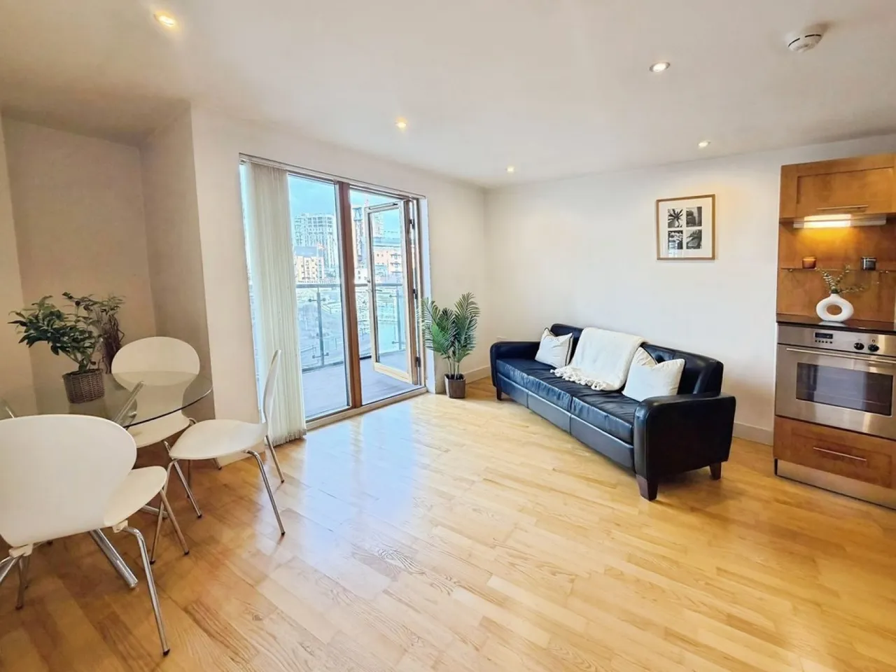 2 bed flat for sale, Chadwick Street, LS10