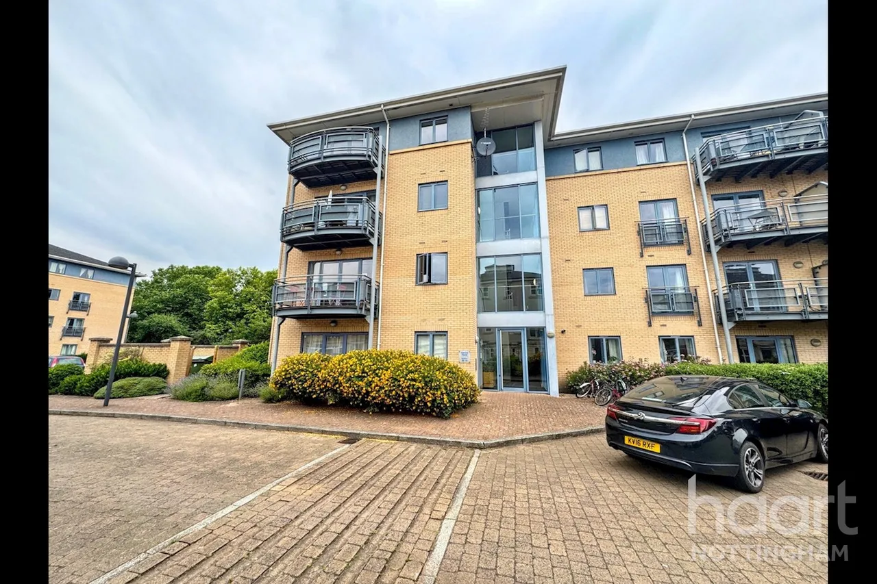 2 bed flat for sale, Castle Quay Close, Nottingham, NG7