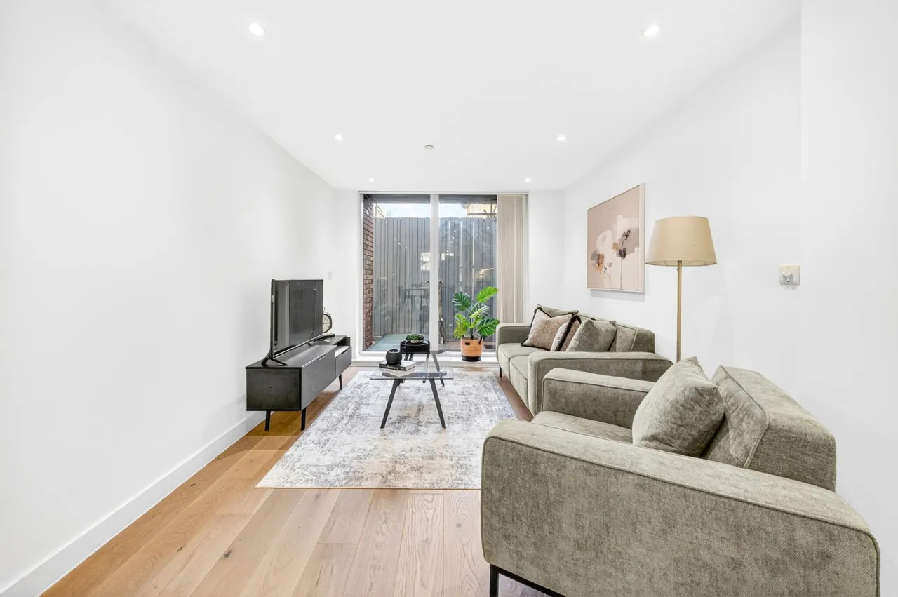 2 bed flat for sale, Grange Walk, London, SE1