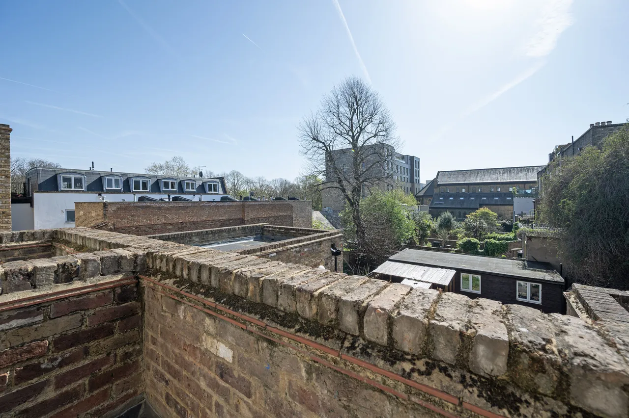 92b Mackenzie Road, London, photo 7