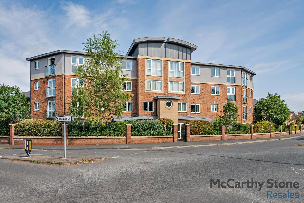 2 bed flat for sale, Malpas Road, Northallerton, DL7