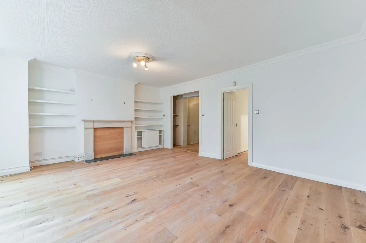 2 bed flat to rent — Flat 1, 141 Goldhurst Terrace, London