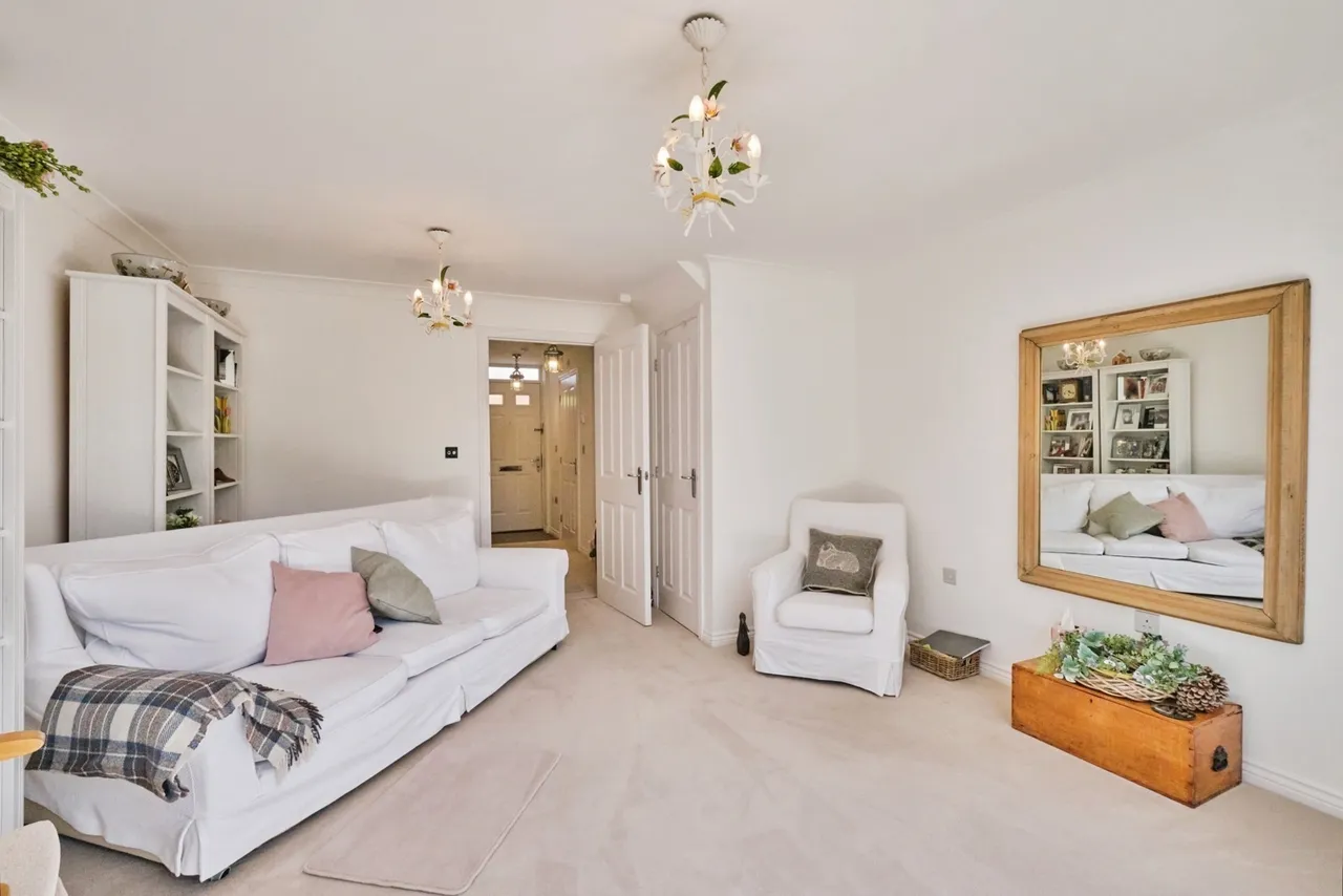 Mary Slater Road, Lichfield, WS13, photo 3