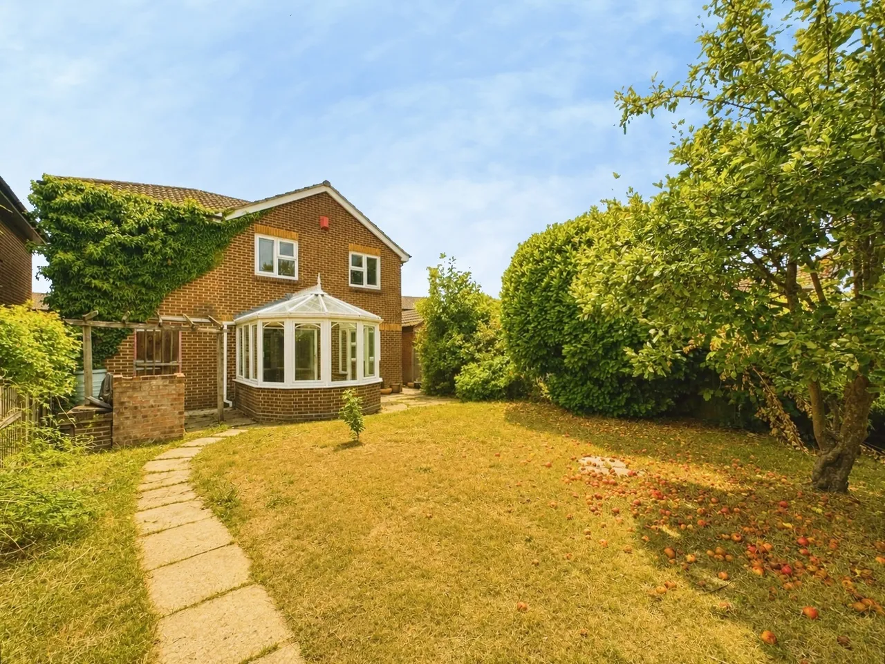 Larch Way, Farnborough, Hampshire, GU14 0QN, photo 7