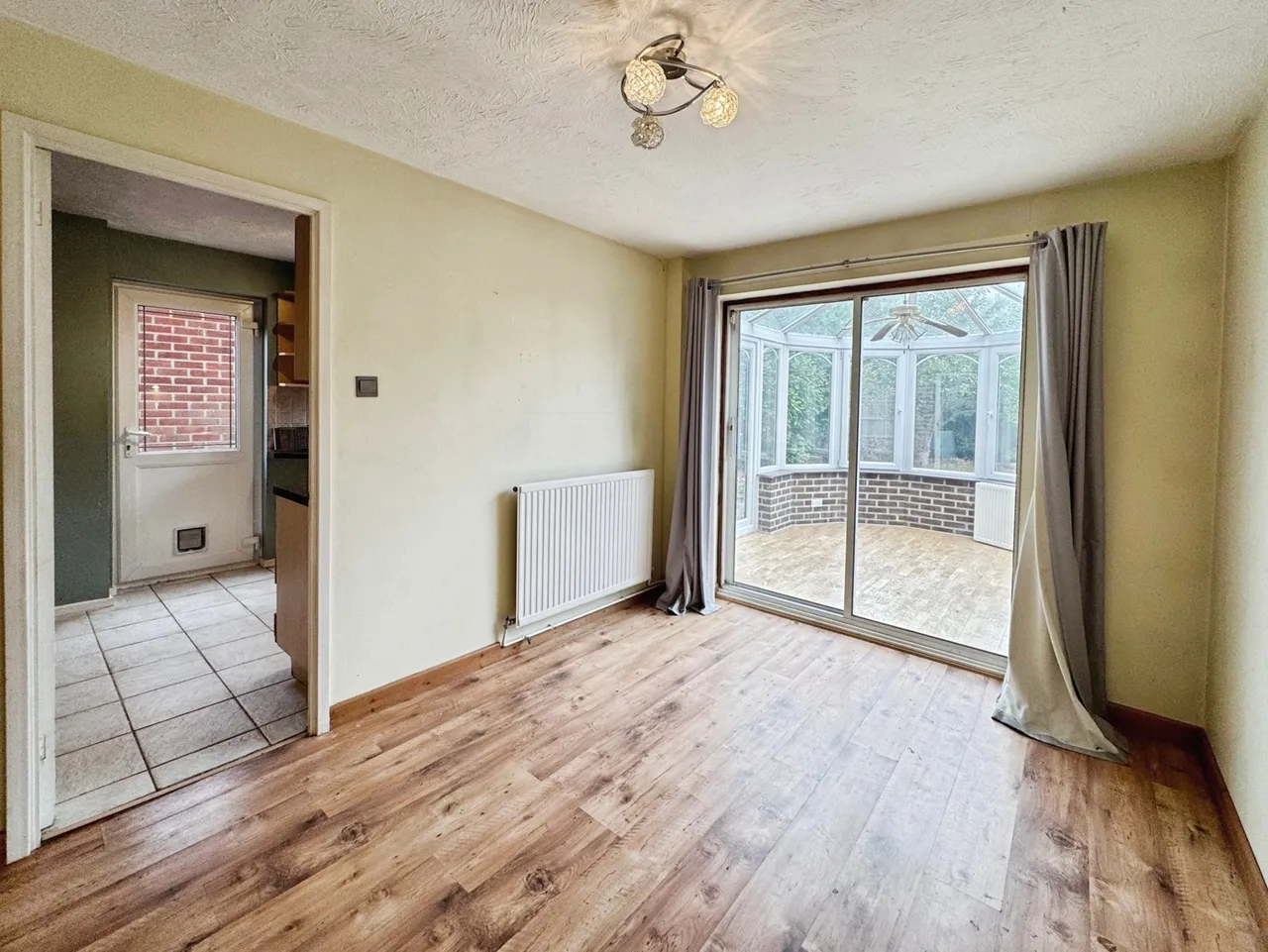 Larch Way, Farnborough, Hampshire, GU14 0QN, photo 3