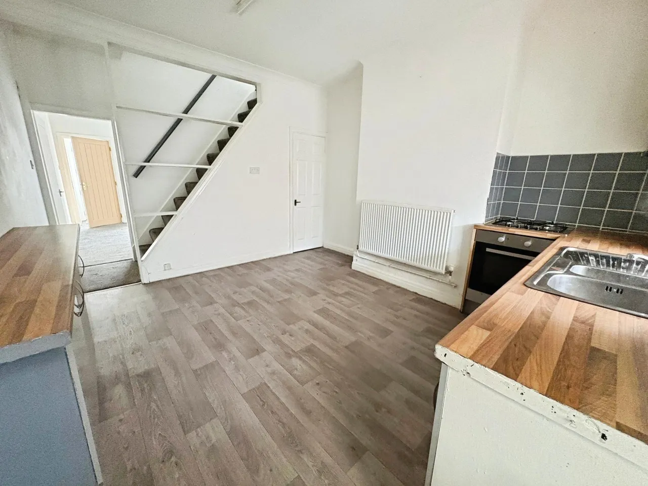 Barnsley Road, Goldthorpe, S63, photo 8