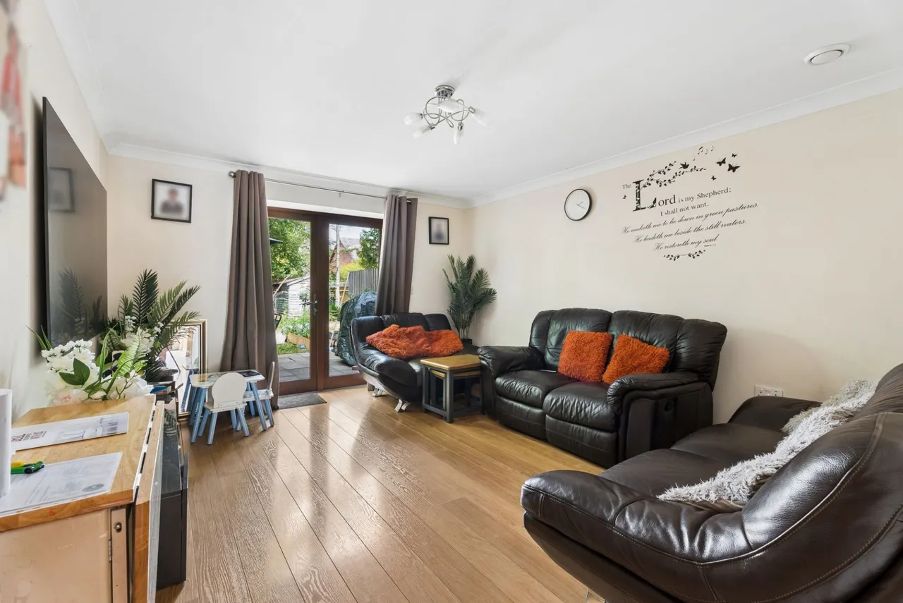 John North Close, High Wycombe, HP11, photo 3