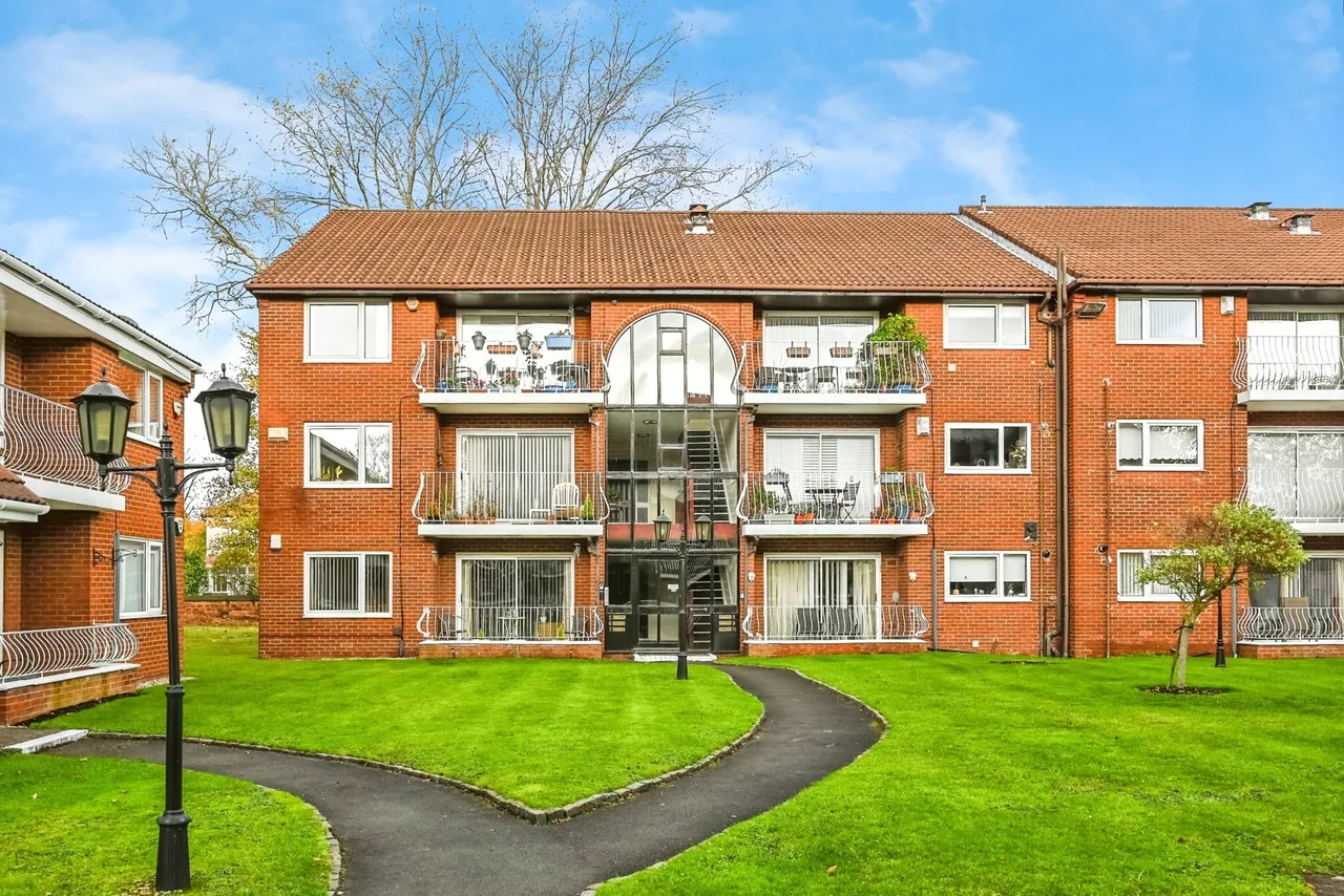 2 bed property for sale, Menlove Mansions, Liverpool, L18
