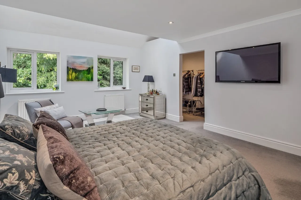 The Paddocks, Hale Barns, WA15, photo 13