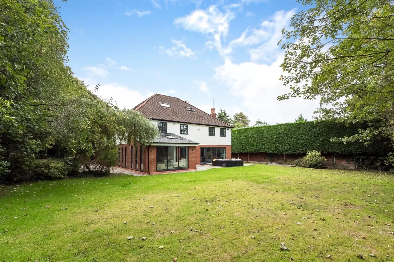 The Paddocks, Hale Barns, WA15, photo 2