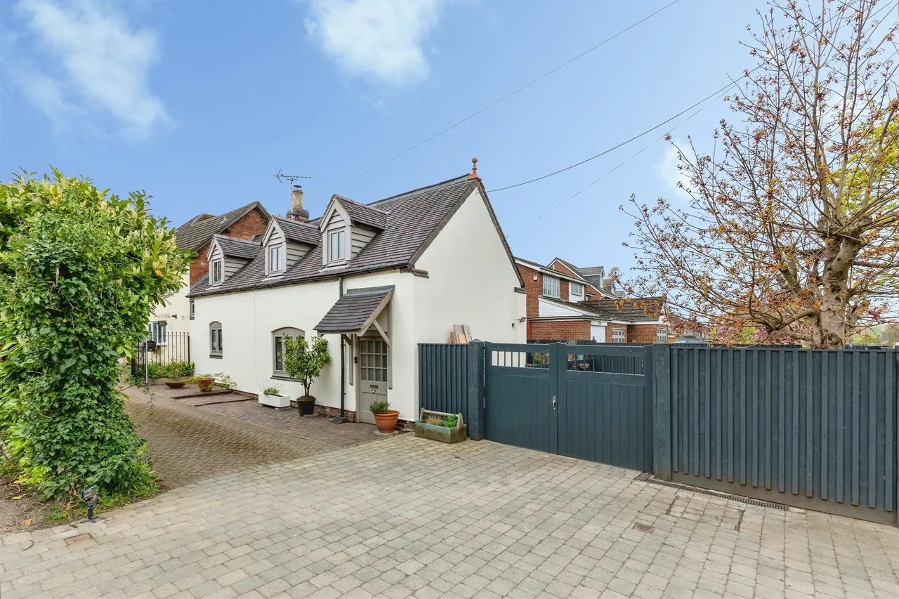 4 bed house for sale, Binley Road, Binley, CV3