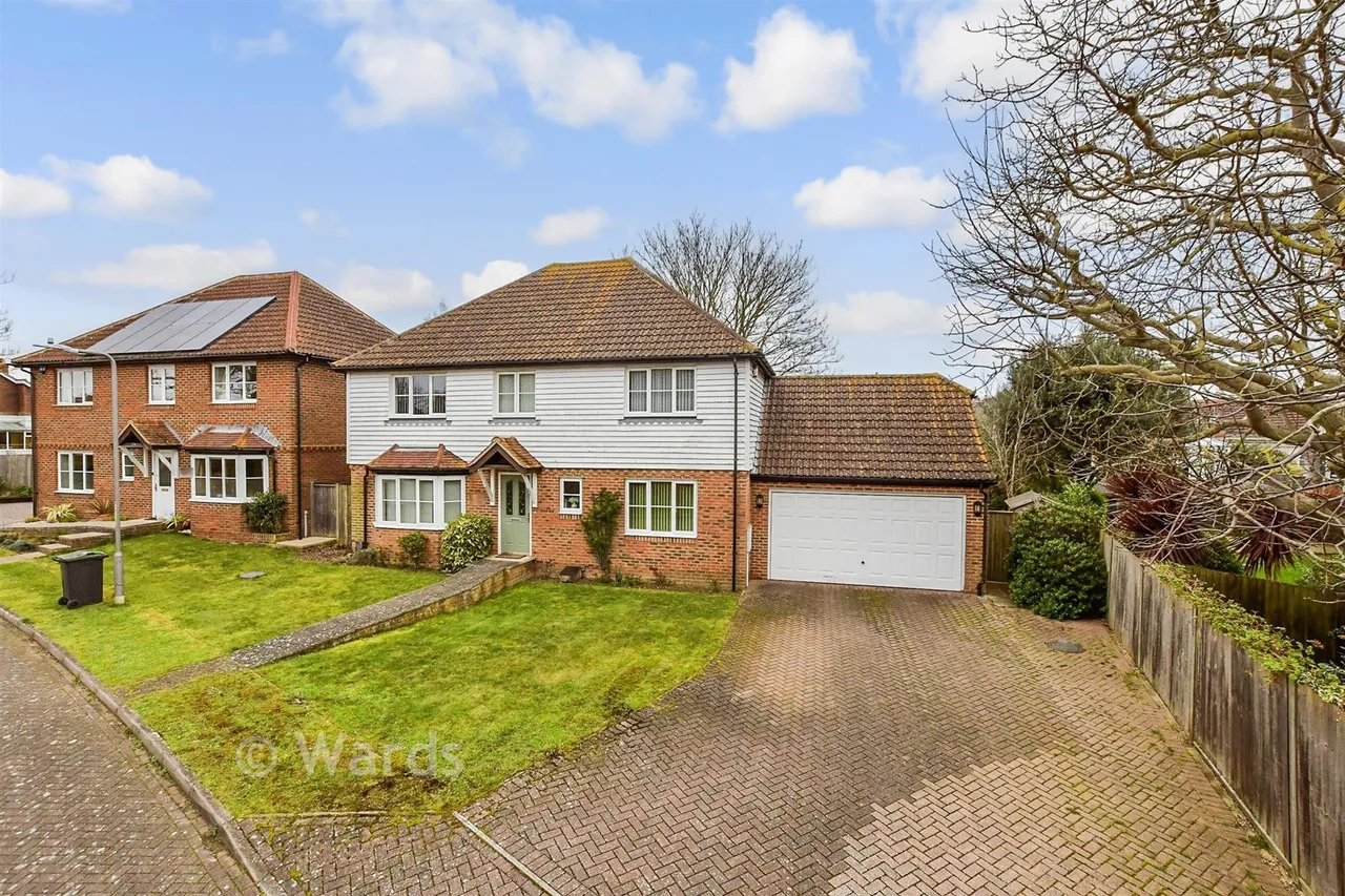 4 bed house for sale, Walnut Close, Broadstairs, CT10