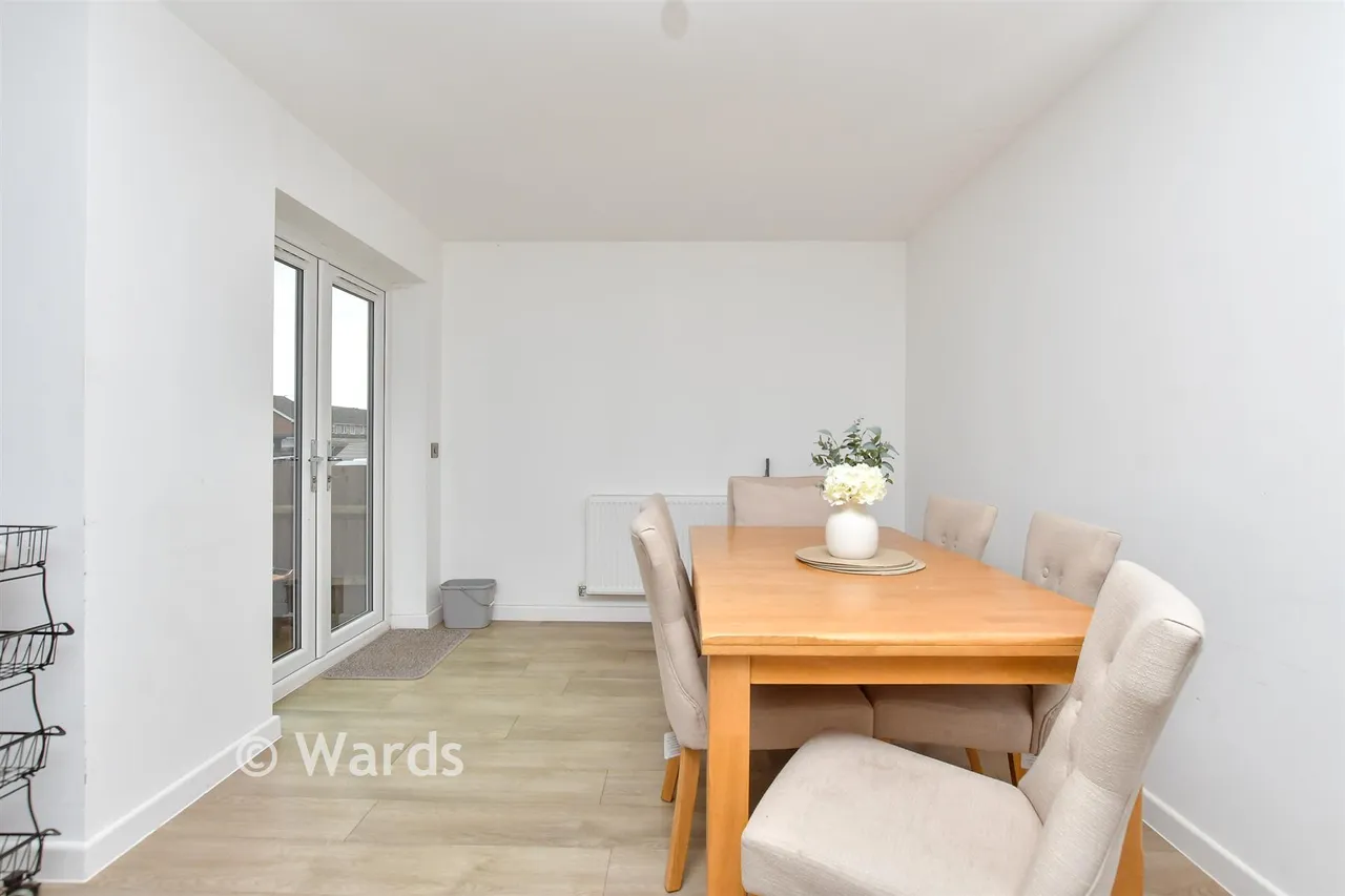 Lucas Close, Queenborough, ME11, photo 5