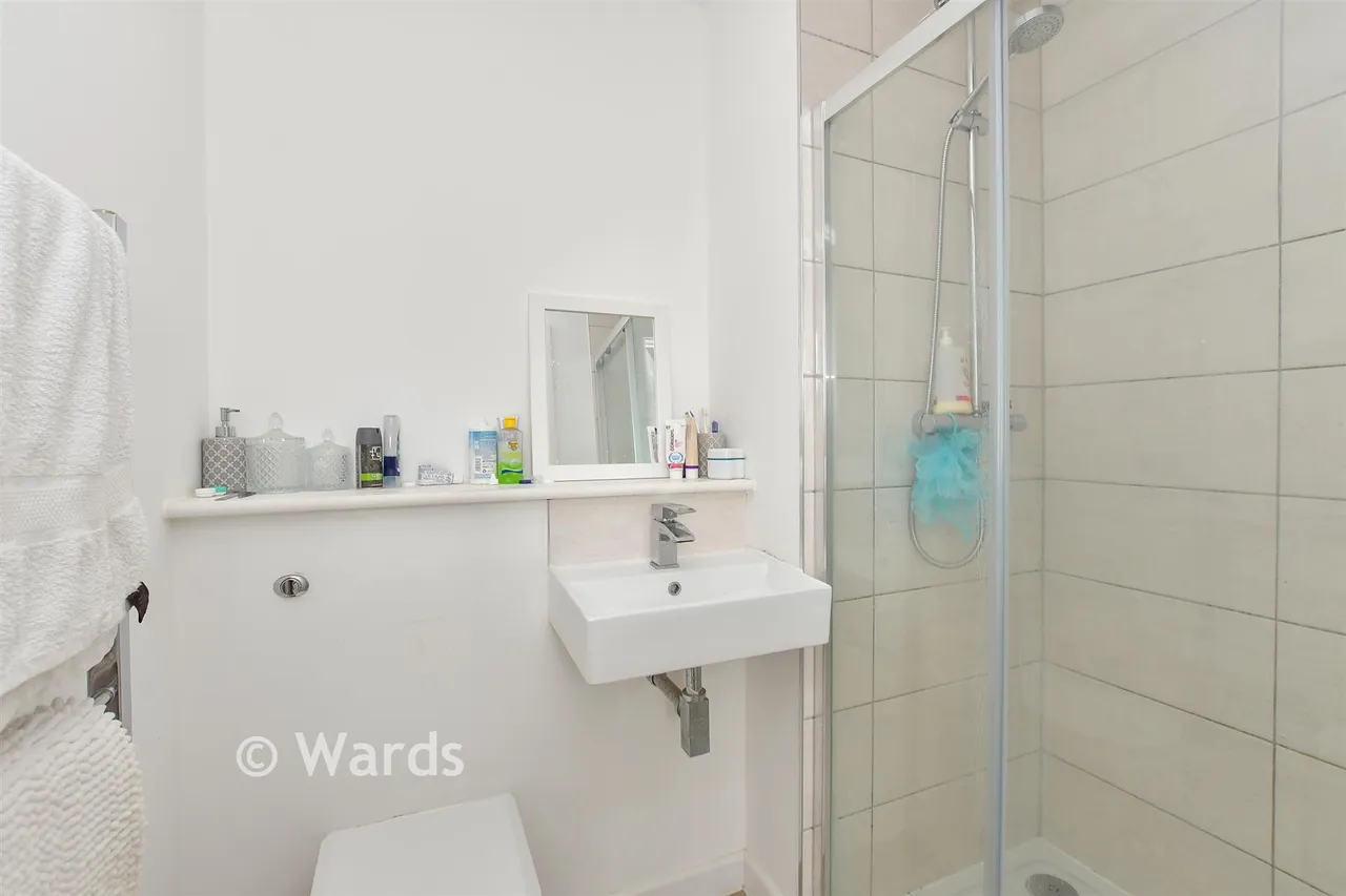 Lucas Close, Queenborough, ME11, photo 7