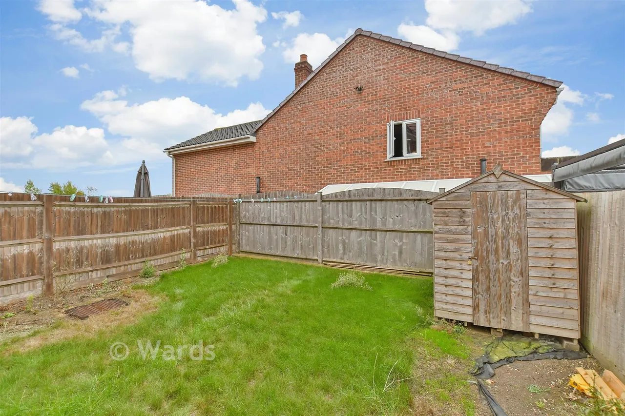 Lucas Close, Queenborough, ME11, photo 11