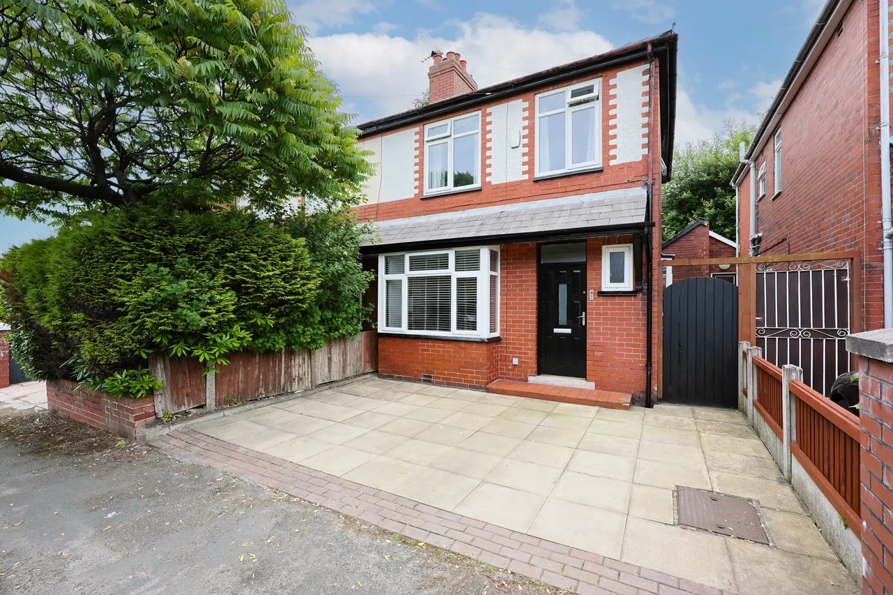 3 bed house for sale, School Lane, Standish