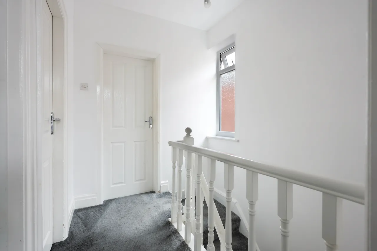 School Lane, Standish, photo 10