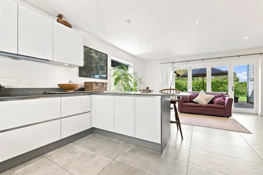 with 5 bedrooms in Reed, Royston, SG8, photo 6